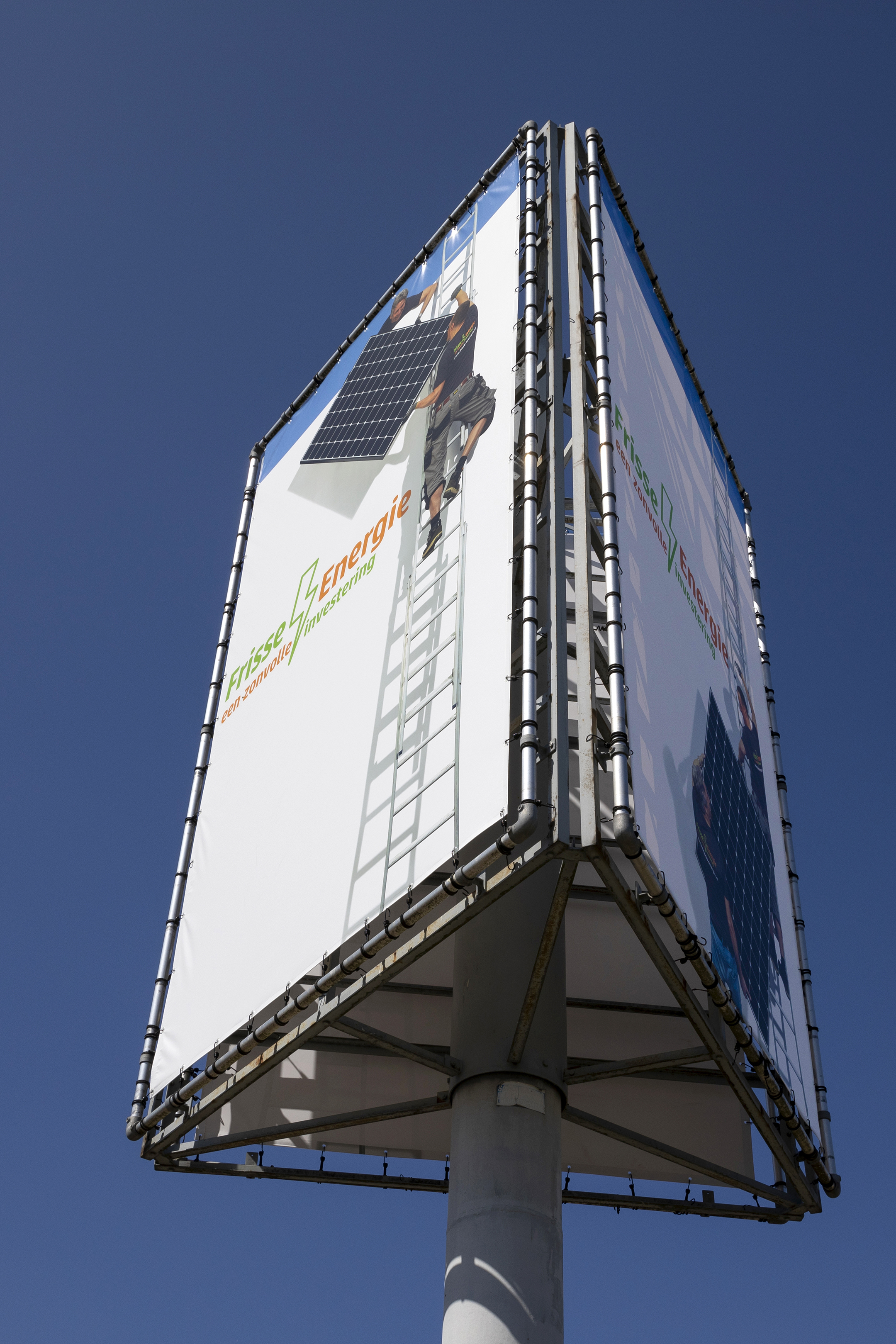 Frisse energie Jurjen Poeles fotografie campagne Arnhem billboard wildplakken grootformaat zonnepanelen groene energie toepassing eindresultaat